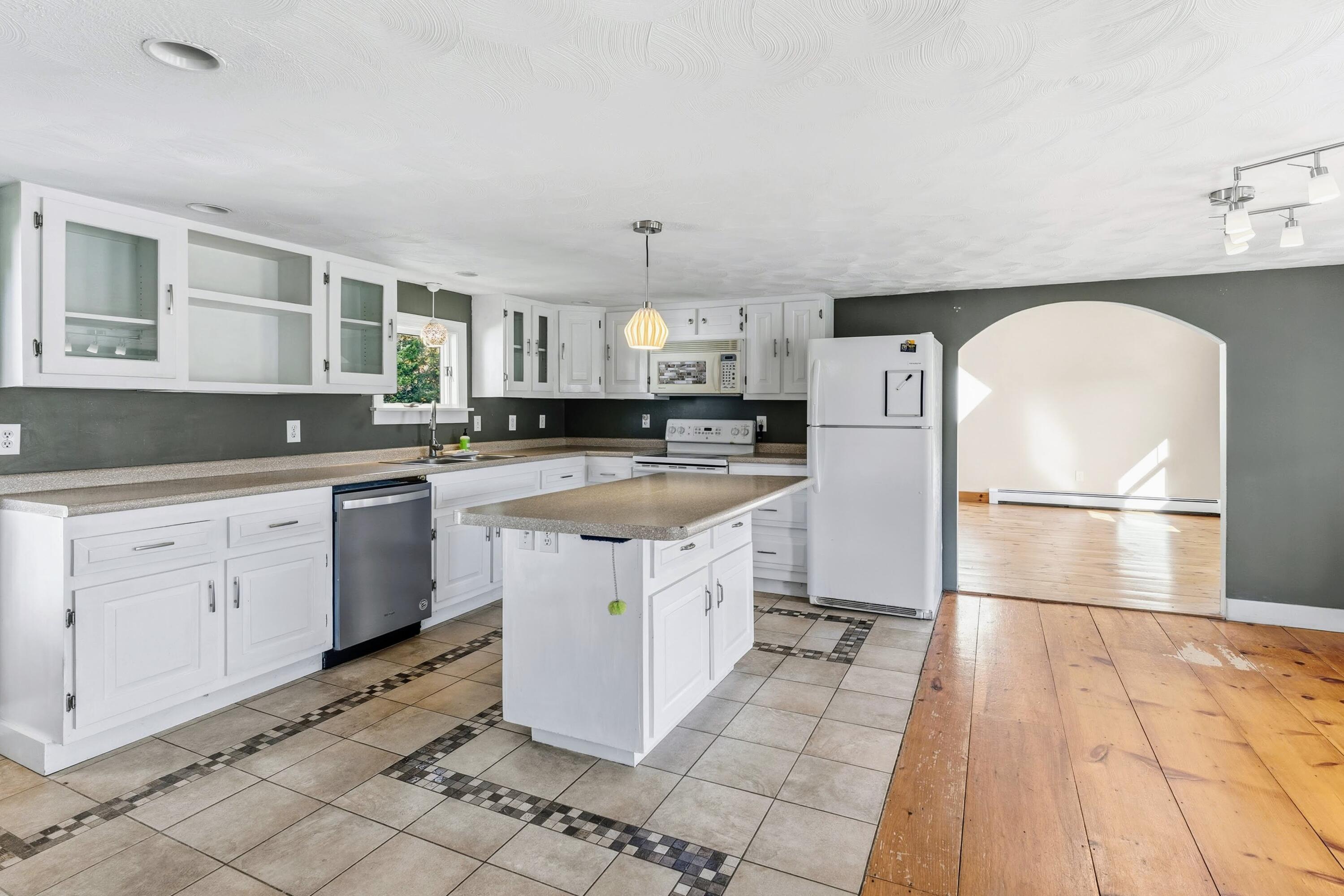 113 Capen Road Gardiner, ME 04345 - Photo 7 of 72 DSC04005