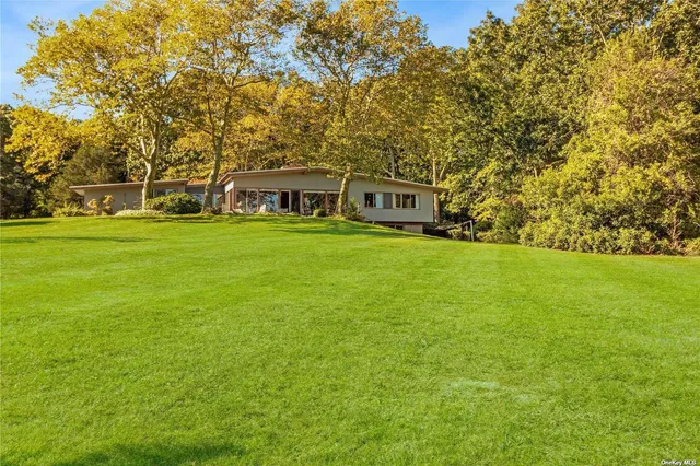 $10,000 | 189 Old Harbor Road, New Suffolk, NY 11956