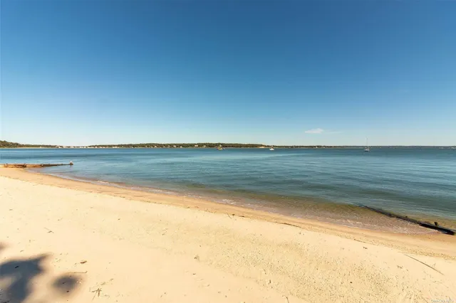 $10,000 | 189 Old Harbor Road, New Suffolk, NY 11956