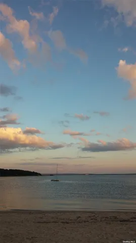 $10,000 | 189 Old Harbor Road, New Suffolk, NY 11956