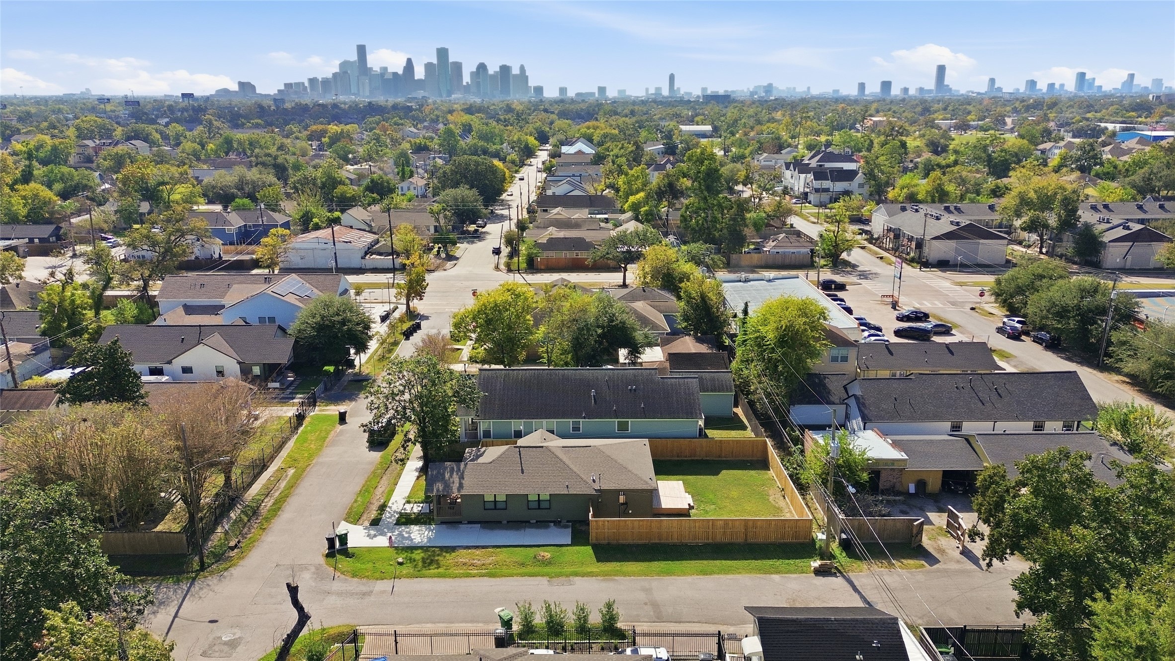 1415 Tabor Street Houston, TX 77009 - Photo 24 of 31 an aerial view of a house with a garden