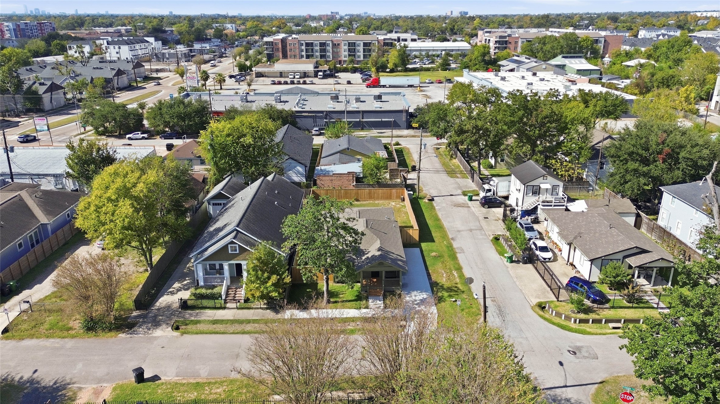 1415 Tabor Street Houston, TX 77009 - Photo 26 of 31 an aerial view of multiple house