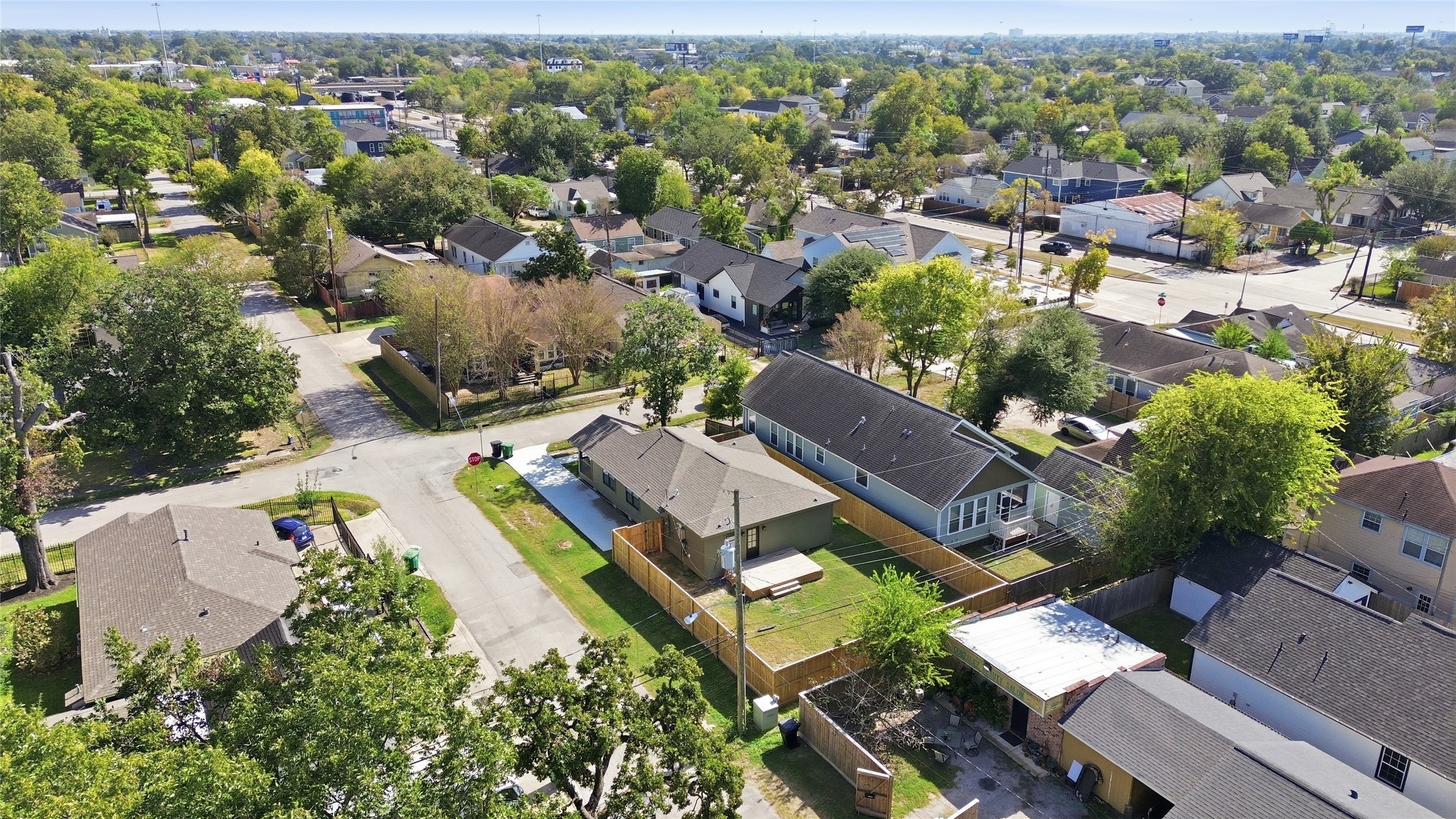 1415 Tabor Street Houston, TX 77009 - Photo 29 of 31 an aerial view of residential houses with outdoor space