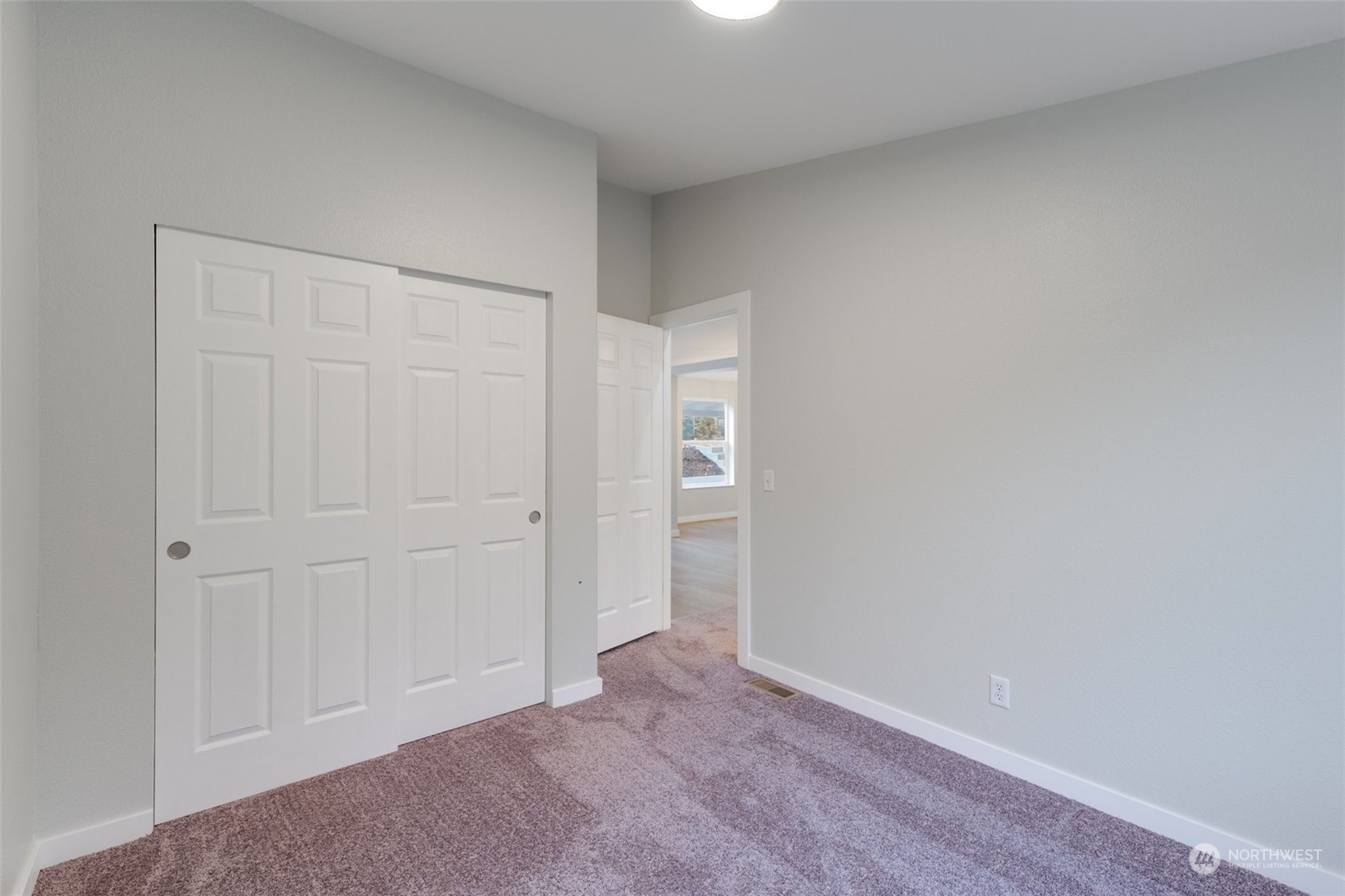 125 Hackett Road Longview, WA 98632 - Photo 16 of 34 a view of an empty room