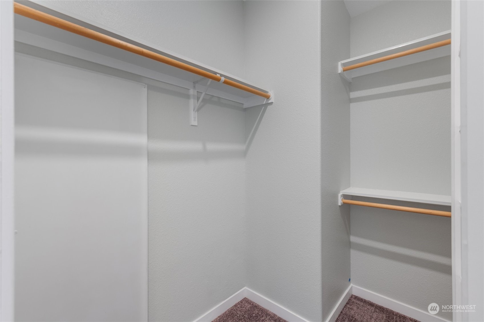 125 Hackett Road Longview, WA 98632 - Photo 25 of 34 a view of closet