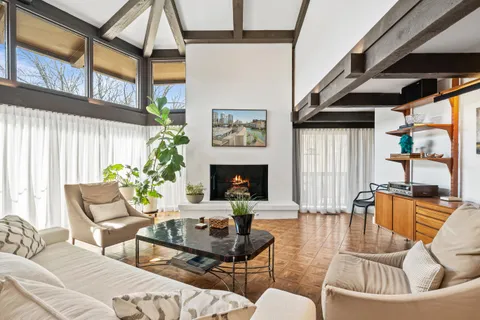 $565,000 | 930 Alpine Drive, Unit PP2, Fontana, WI 53125