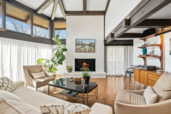 $565,000 | 930 Alpine Drive, Unit PP2, Fontana, WI 53125