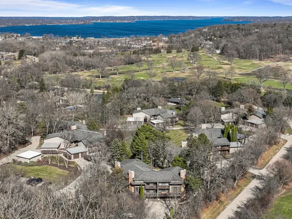 $565,000 | 930 Alpine Drive, Unit PP2, Fontana, WI 53125