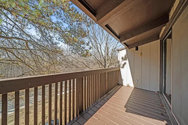 $565,000 | 930 Alpine Drive, Unit PP2, Fontana, WI 53125
