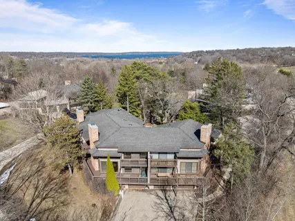 $565,000 | 930 Alpine Drive, Unit PP2, Fontana, WI 53125