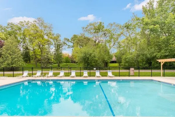 $565,000 | 930 Alpine Drive, Unit PP2, Fontana, WI 53125