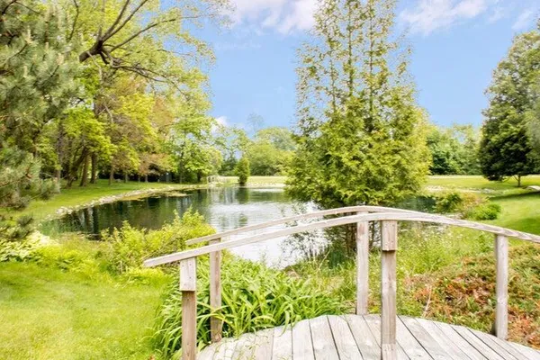 $565,000 | 930 Alpine Drive, Unit PP2, Fontana, WI 53125