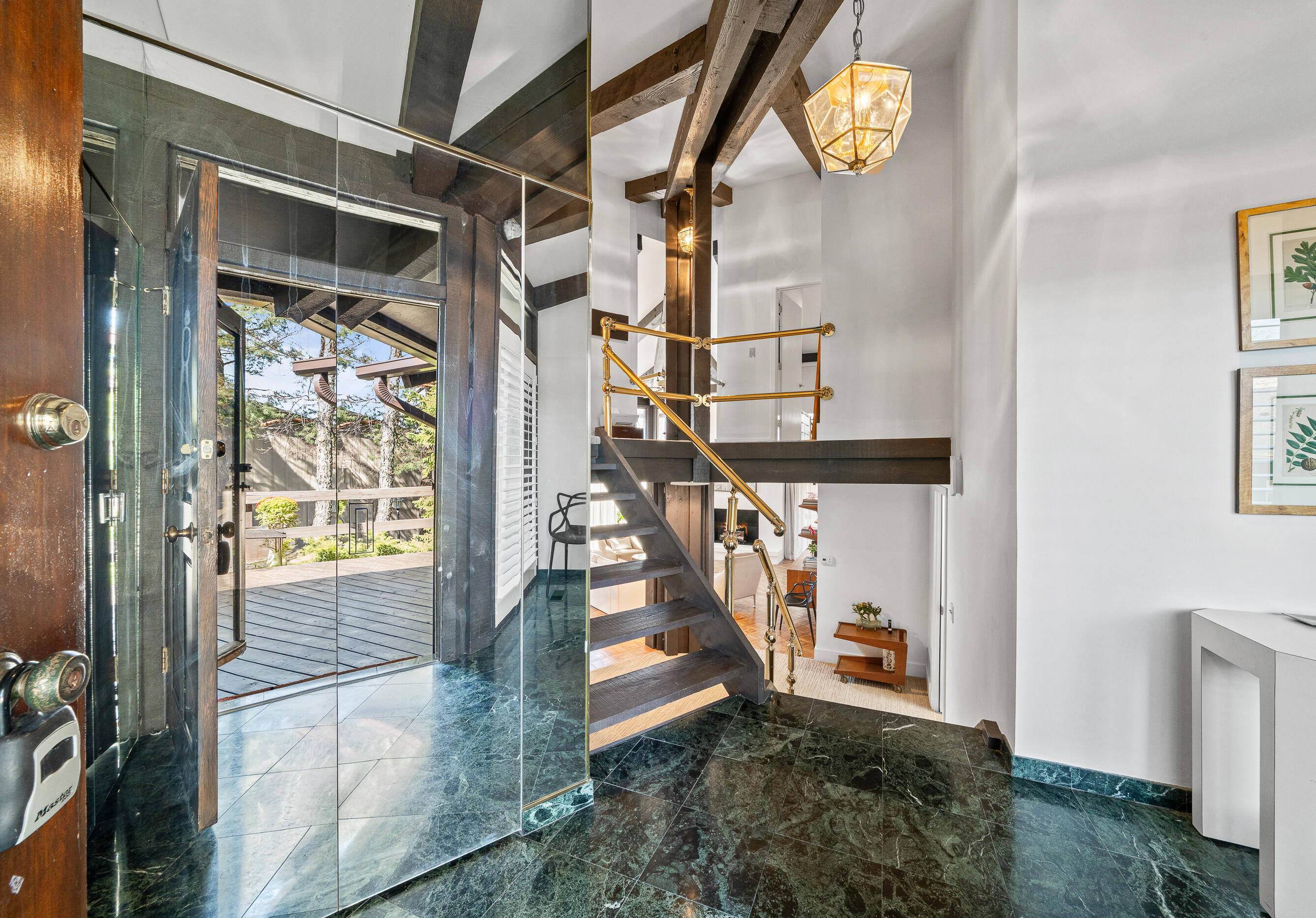 930 Alpine Drive, Unit PP2 Fontana, WI 53125 - Photo 8 of 89 Entryway