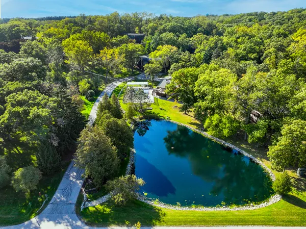 $565,000 | 930 Alpine Drive, Unit PP2, Fontana, WI 53125