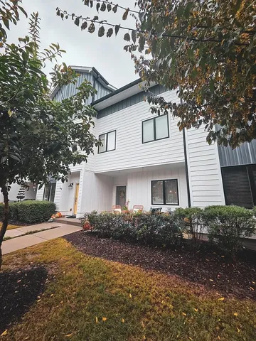 $2,395 | 3125 St Elmo Avenue, Chattanooga, TN 37408