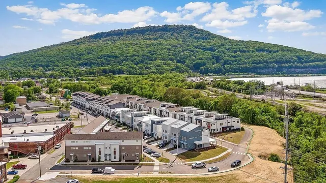 $2,395 | 3125 St Elmo Avenue, Chattanooga, TN 37408