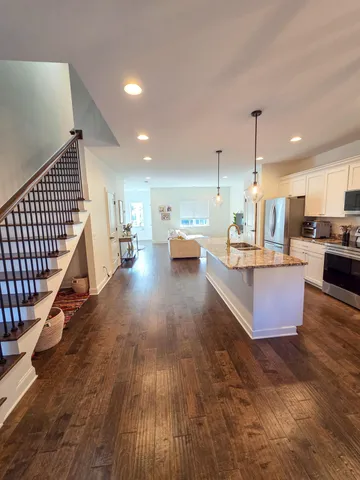 $2,395 | 3125 St Elmo Avenue, Chattanooga, TN 37408