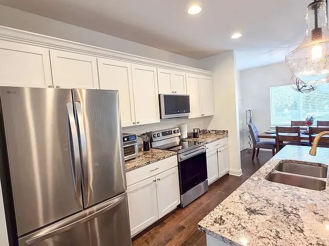 $2,395 | 3125 St Elmo Avenue, Chattanooga, TN 37408