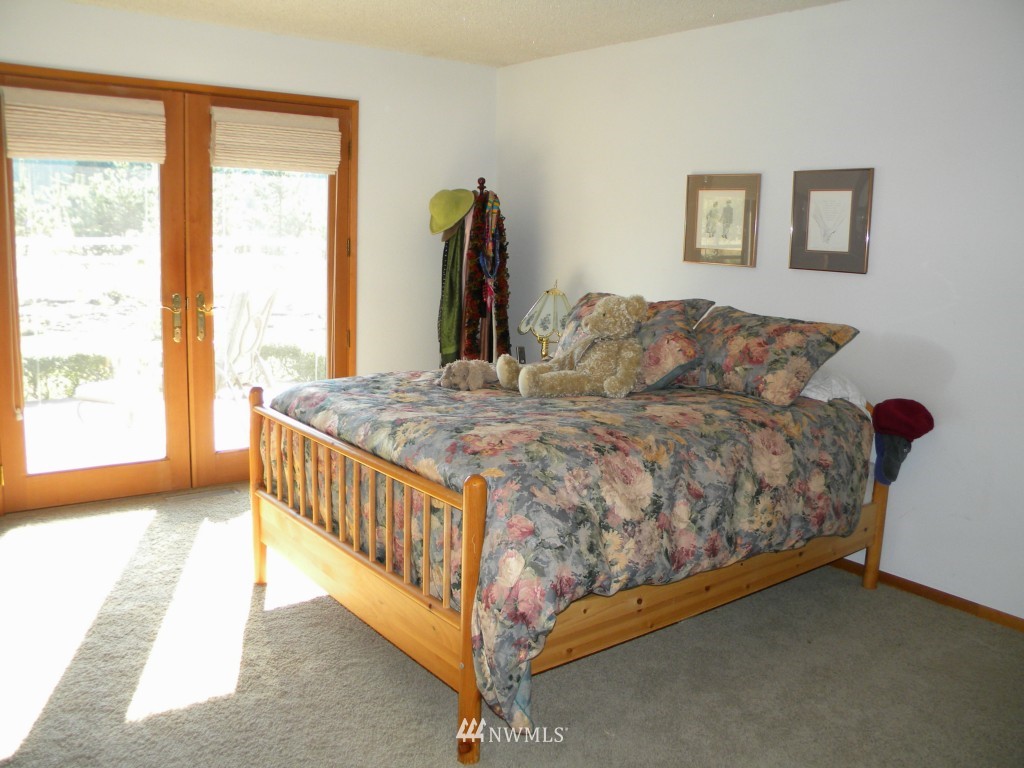 19222 Patterson Road East Orting, WA 98360 - Photo 5 of 15