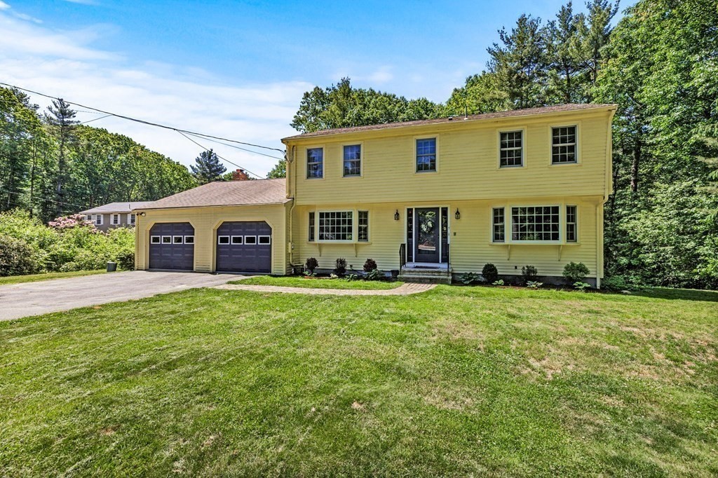 7 West Pine Drive Walpole, MA 02081 - Photo 2 of 35