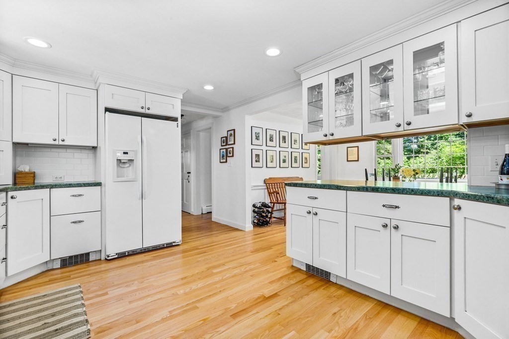 7 West Pine Drive Walpole, MA 02081 - Photo 5 of 35