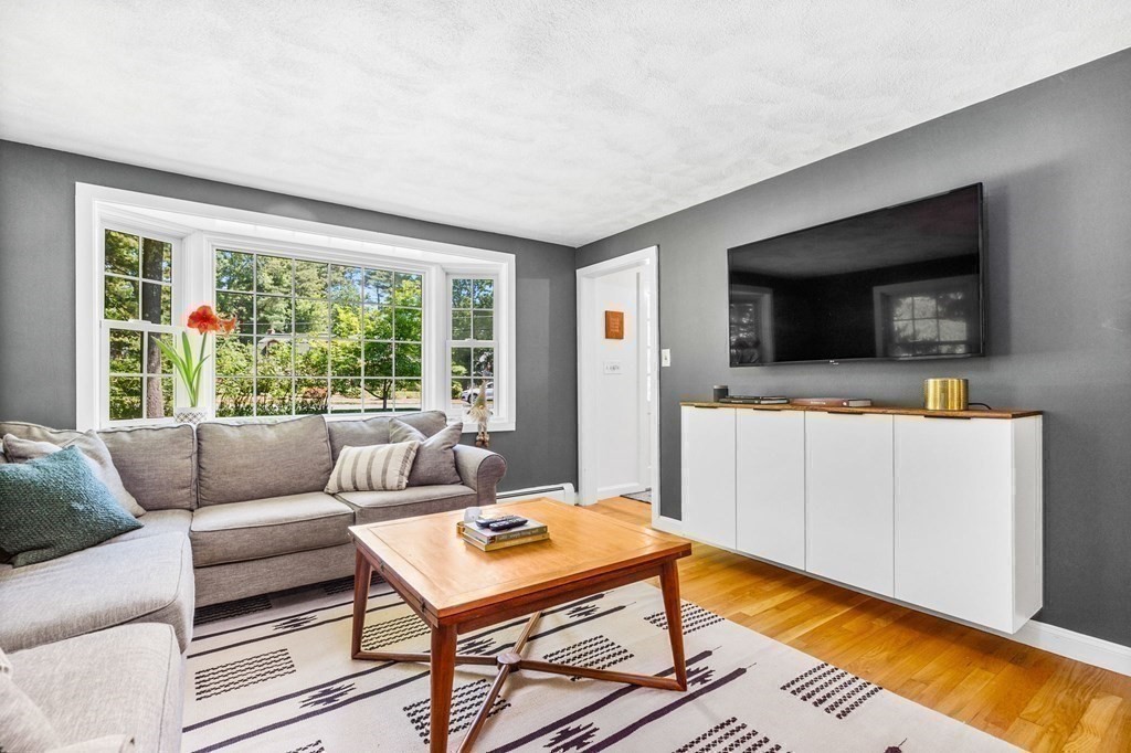 7 West Pine Drive Walpole, MA 02081 - Photo 9 of 35