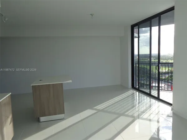 $3,200 | 5300 Paseo Boulevard, Unit 1114, Doral, FL 33166