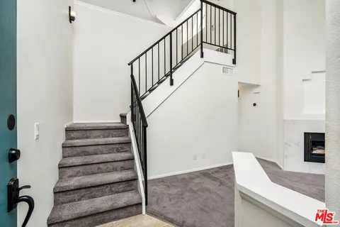 $460,000 | 18129 Erik Court, Unit 328, Canyon Country, CA 91387