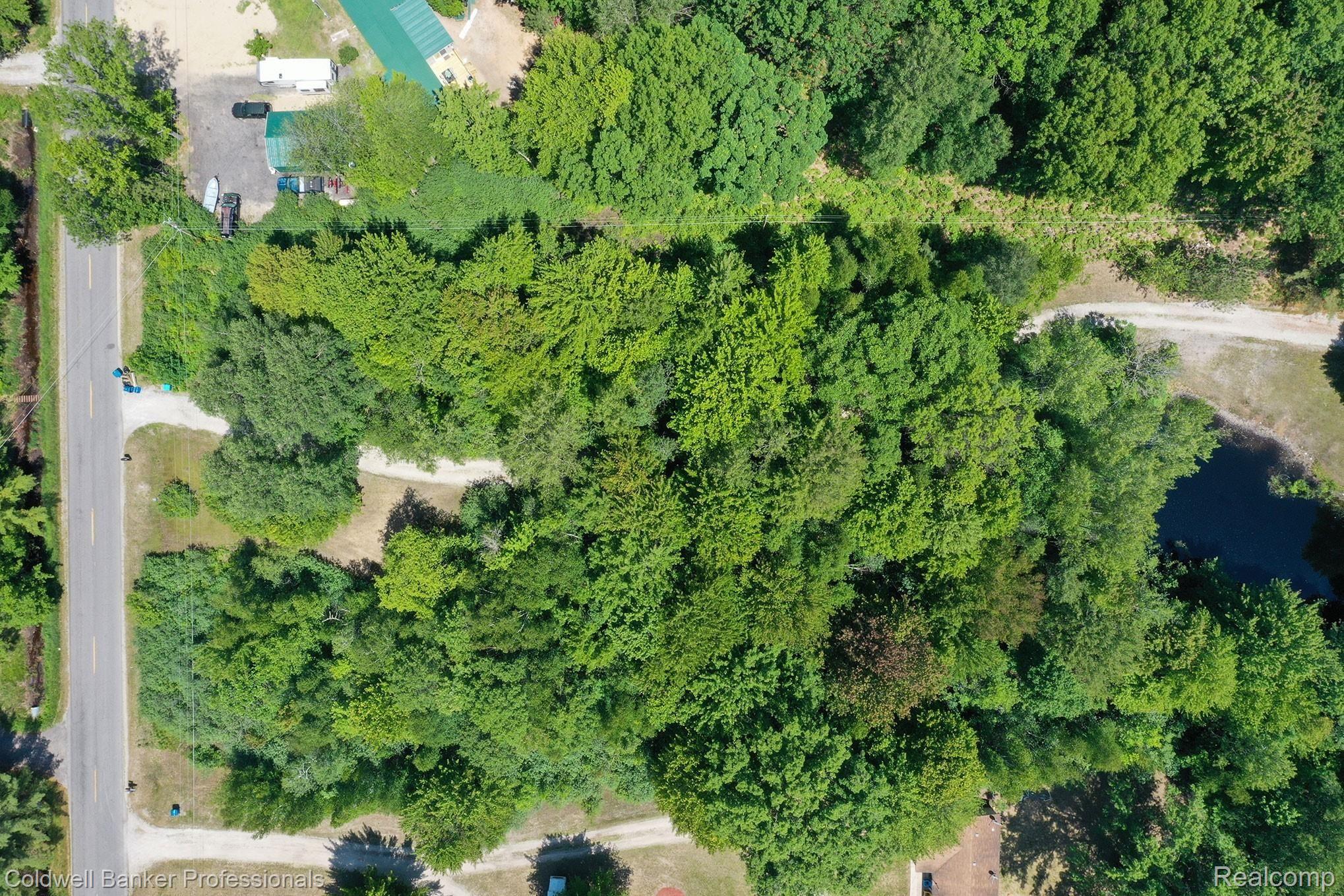 2375 South 5 Mile Road Midland, MI 48640 - Photo 28 of 34 533BED9C71681F20BEB5E272E7CB1CFE.jpg