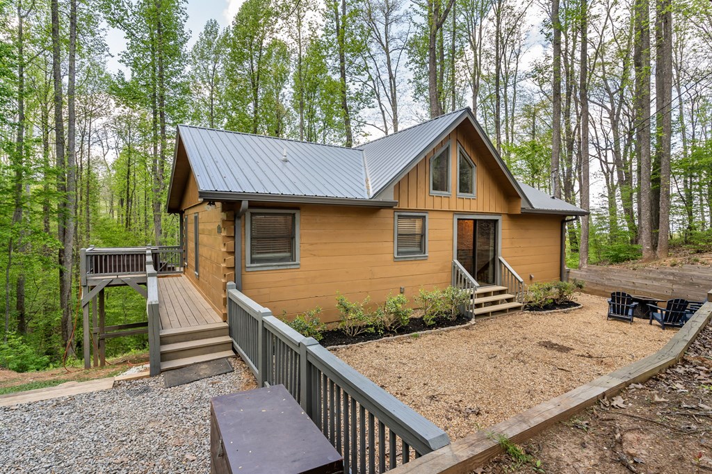 431 Little Bushy Head Road Blue Ridge, GA 30513 - Photo 9 of 46