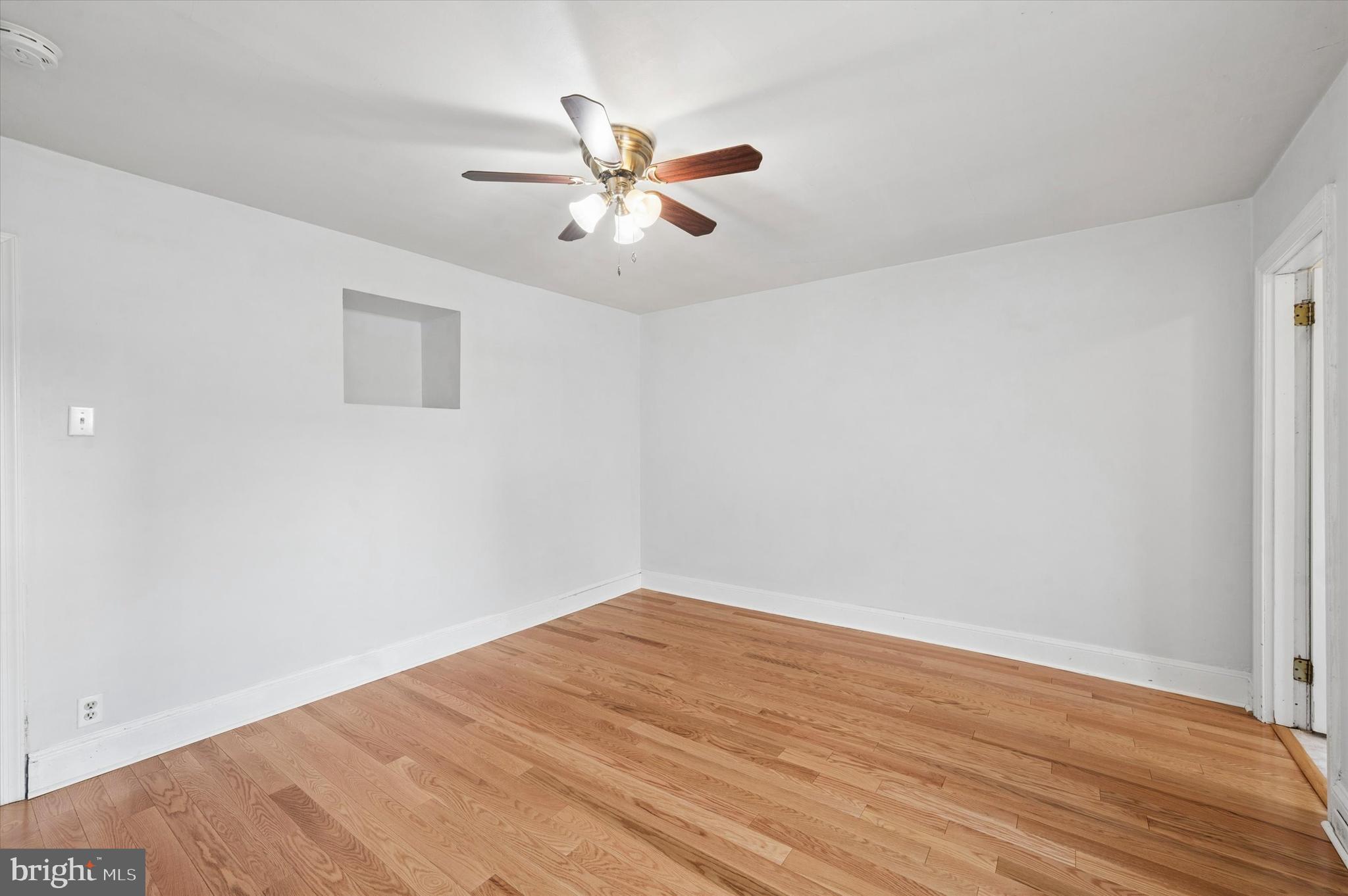 765 South Mole Street Philadelphia, PA 19146 - Photo 20 of 34