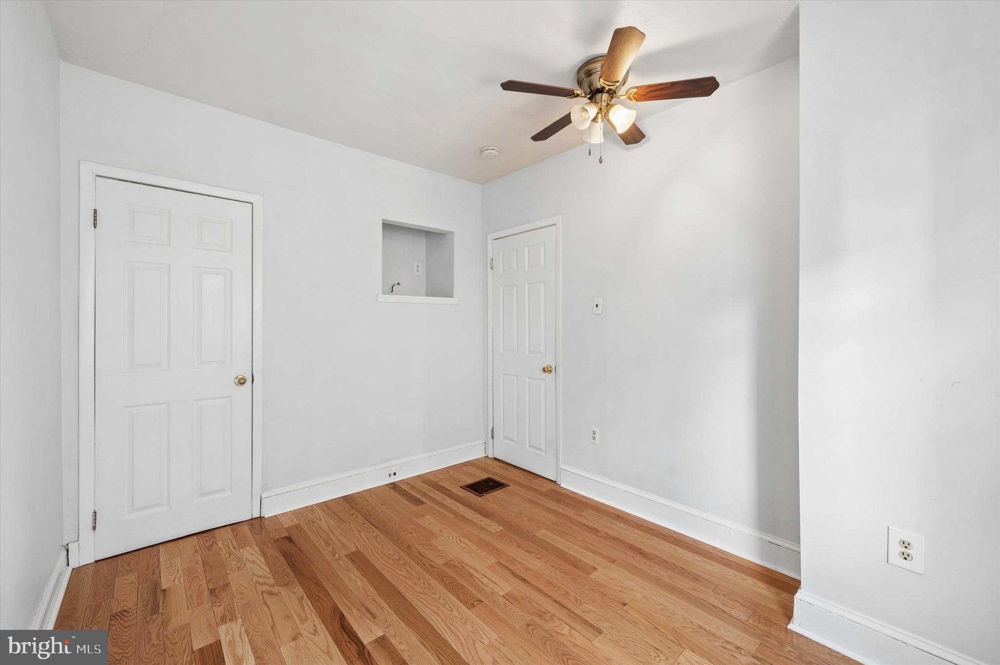 765 South Mole Street Philadelphia, PA 19146 - Photo 26 of 34