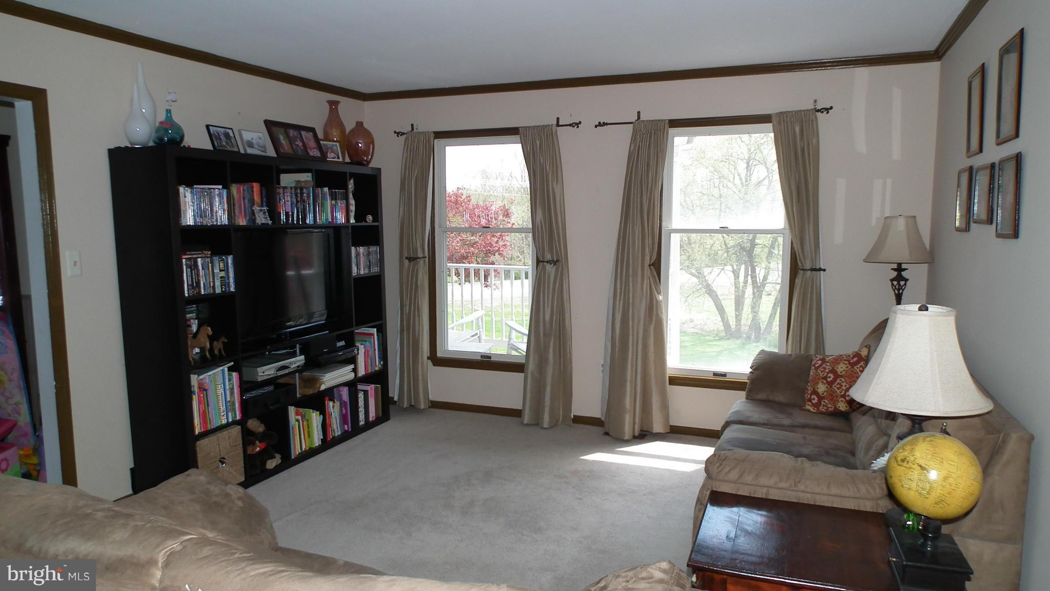 4700 Catharpin Road Gainesville, VA 20155 - Photo 9 of 27 Living Room