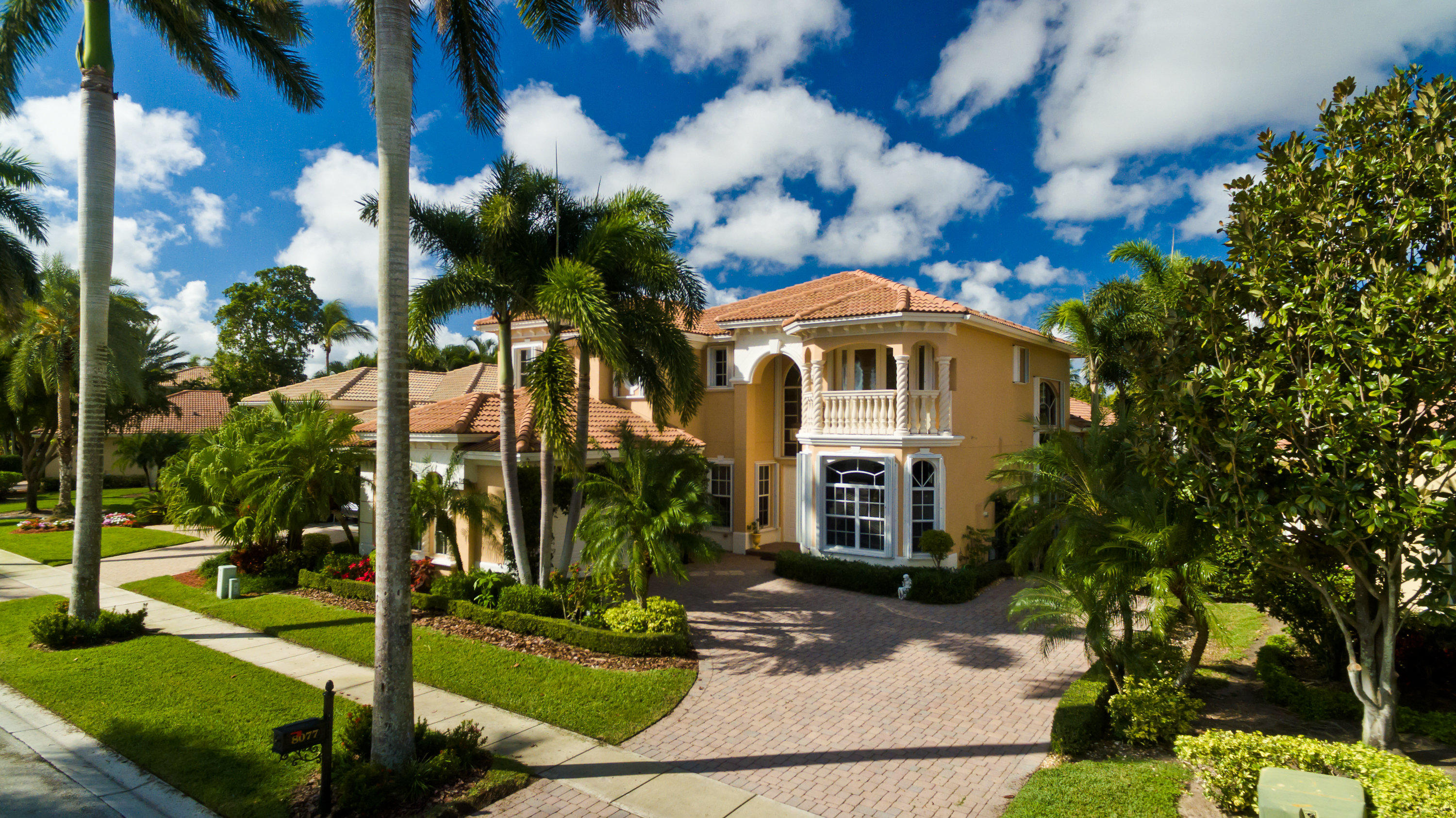 8077 Laurel Ridge Court Delray Beach, FL 33446 - Photo 7 of 34 PAVER DRIVEWAY