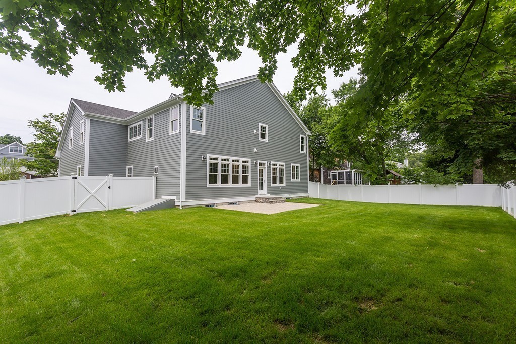 42 Peacedale Road Needham, MA 02492 - Photo 3 of 30 Gallery Image 3