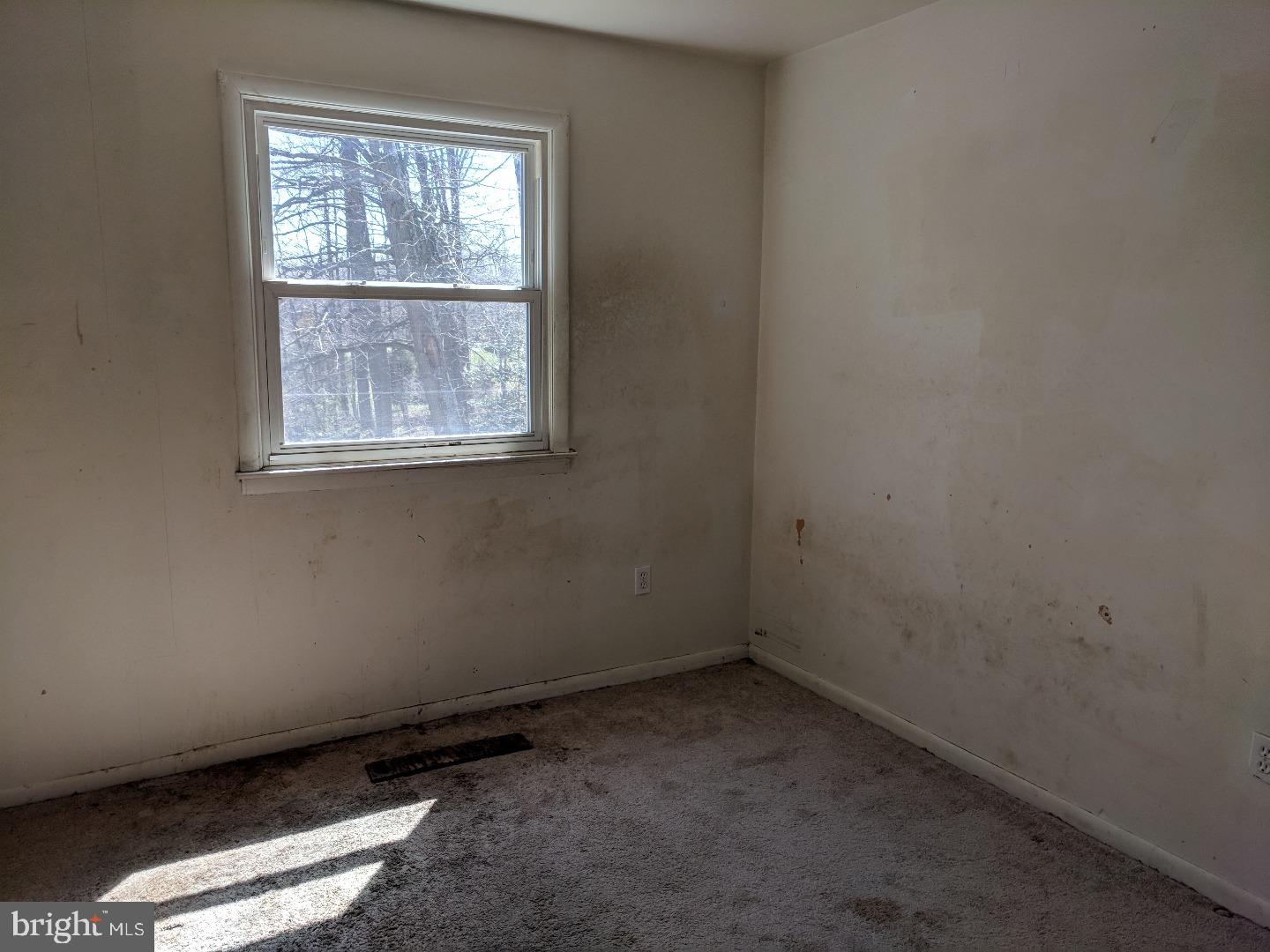 252 South Game Creek Road Carneys Point, NJ 08069 - Photo 7 of 10 Bedroom 3