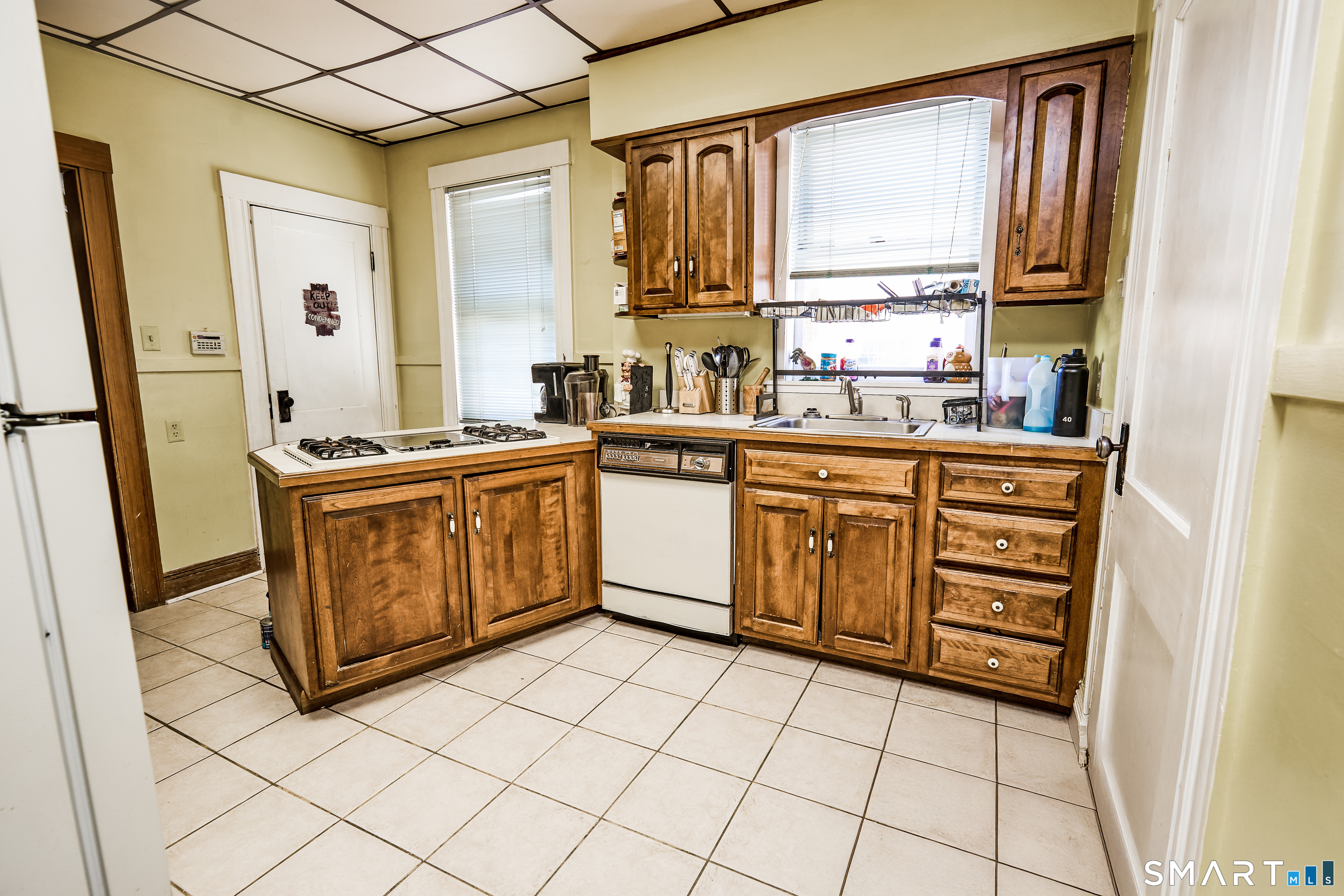 74 Harlem Avenue Bridgeport, CT 06606 - Photo 12 of 41