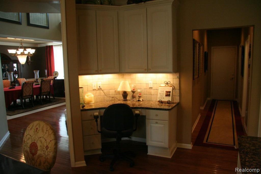 3722 Windingbrook Circle, Unit 40 Rochester Hills, MI 48309 - Photo 8 of 25