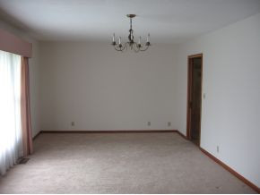 304 Lee Erwin, TN 37650 - Photo 5 of 8 Living Room