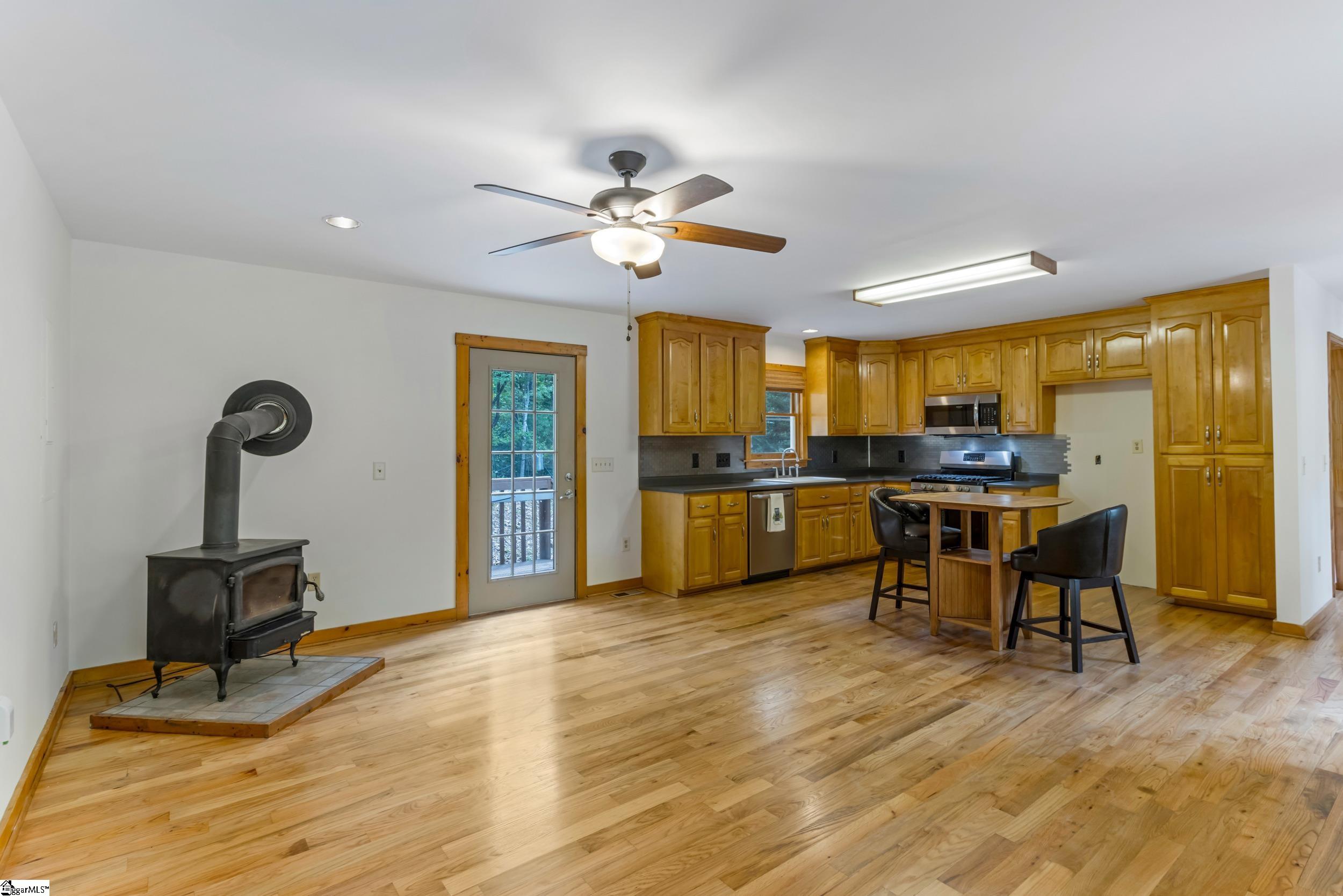 155 Shepherd Springs Drive Cleveland, SC 29635 - Photo 8 of 33