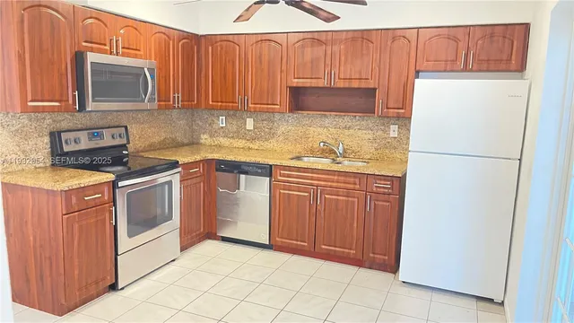 $650,000 | 4760 Southwest 66th Terrace, Davie, FL 33314