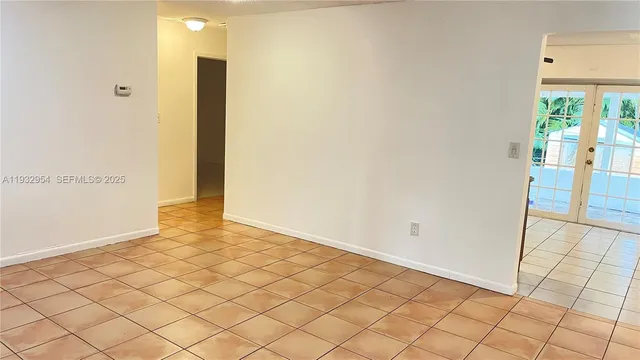 $650,000 | 4760 Southwest 66th Terrace, Davie, FL 33314