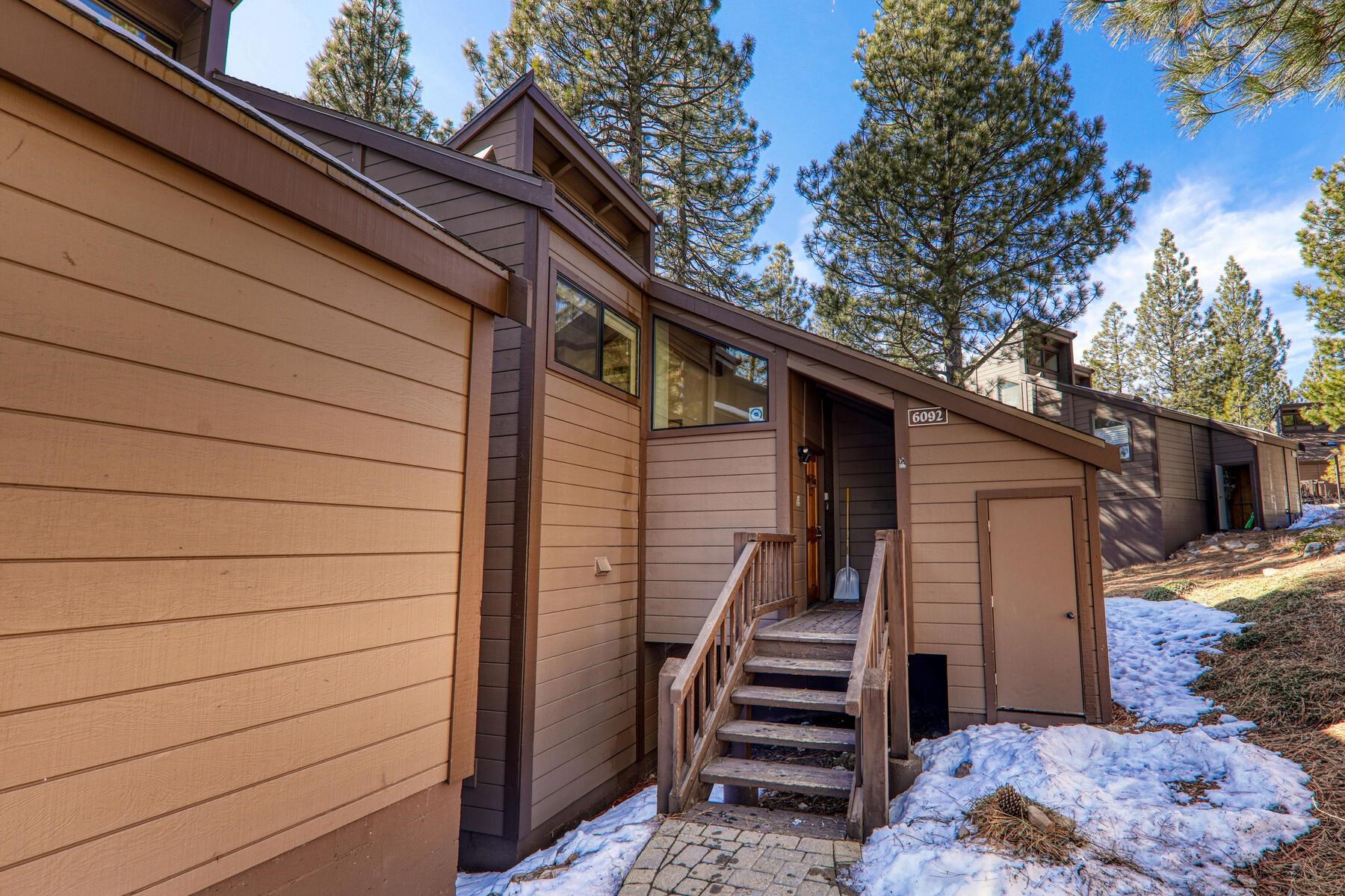 6092 Rocky Point Truckee, CA 96161 - Photo 17 of 27 a backyard of a house