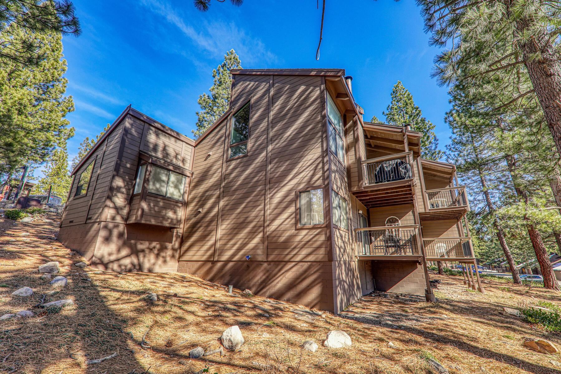 6092 Rocky Point Truckee, CA 96161 - Photo 27 of 27 a view of a house with a snow