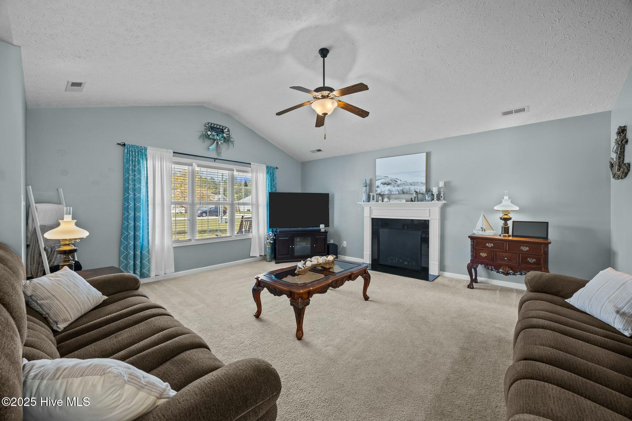 111 Apple Drive Havelock, NC 28532 - Photo 11 of 44 Great room