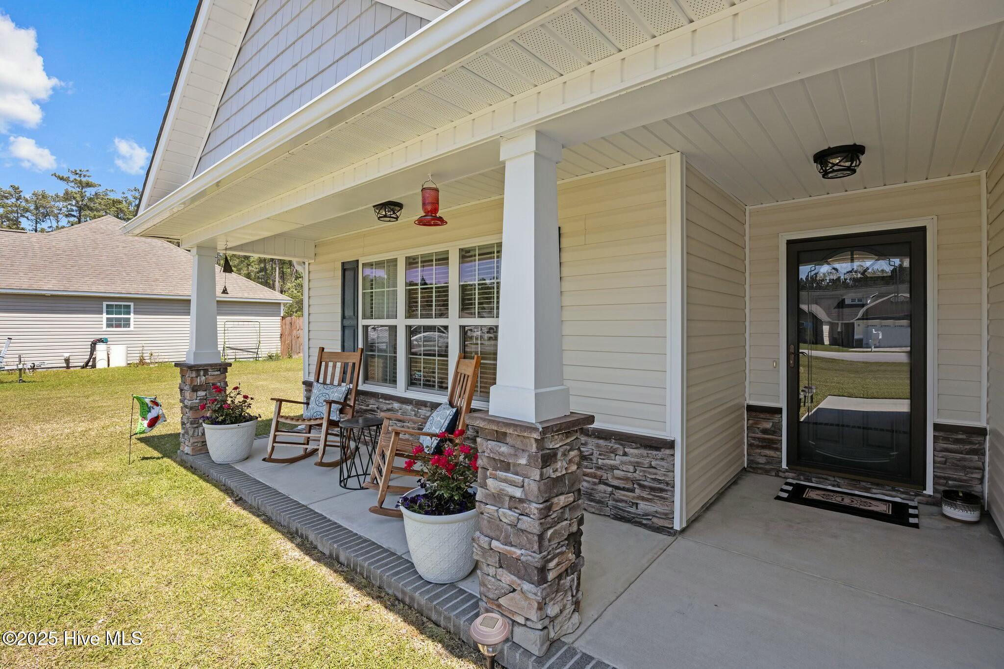 111 Apple Drive Havelock, NC 28532 - Photo 4 of 44 Front Porch