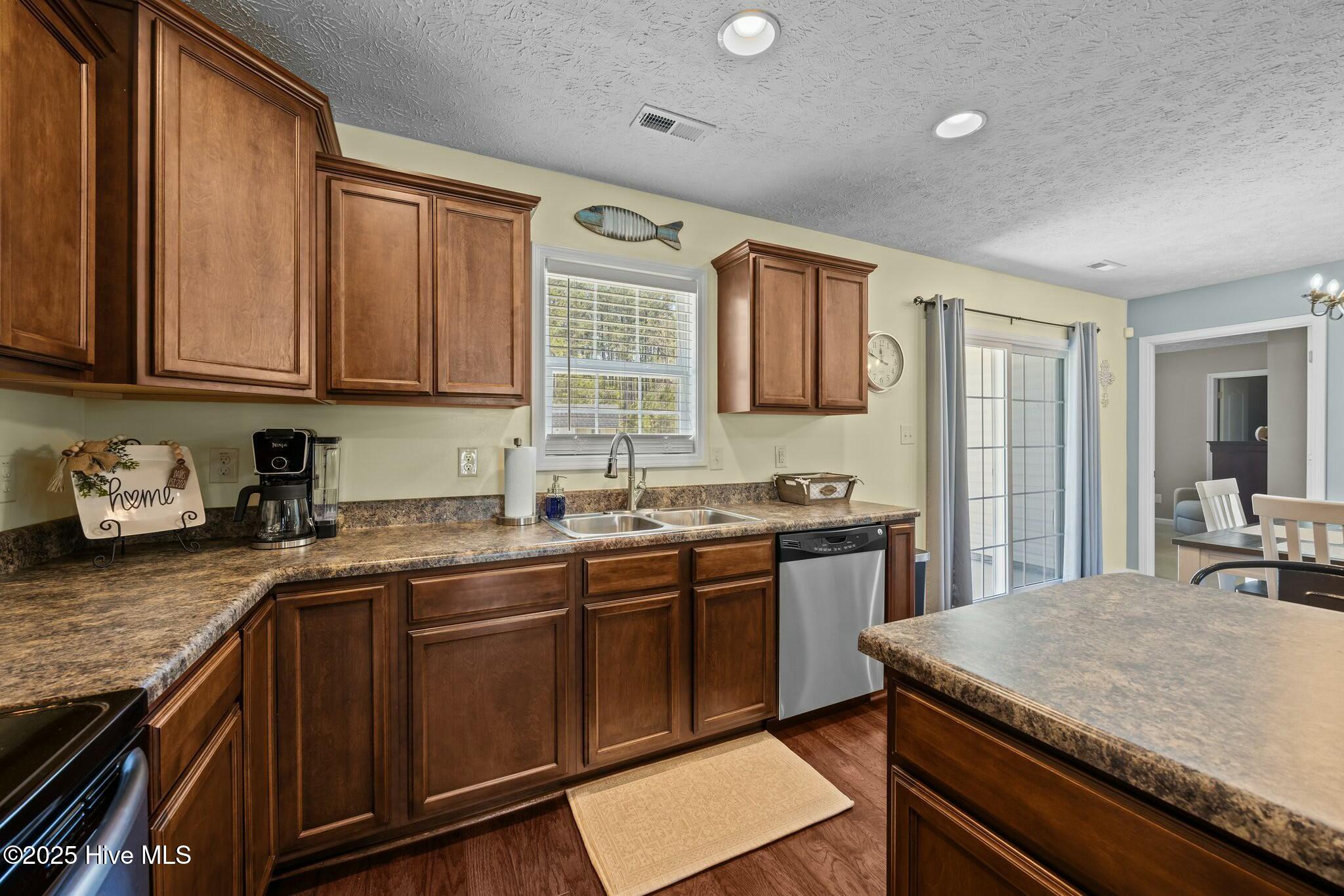 111 Apple Drive Havelock, NC 28532 - Photo 9 of 44 Kitchen