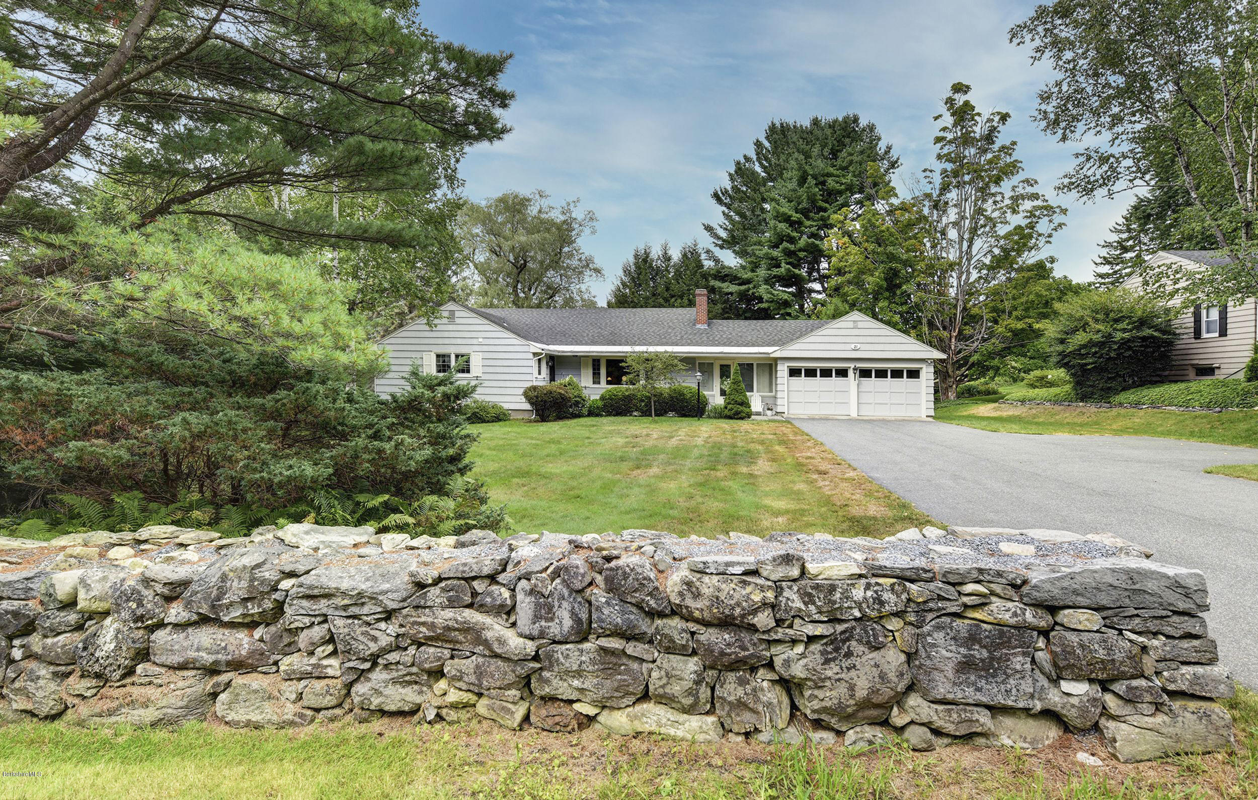 21 Valentine Road Pittsfield, MA 01201 - Photo 1 of 32 Front Perspective