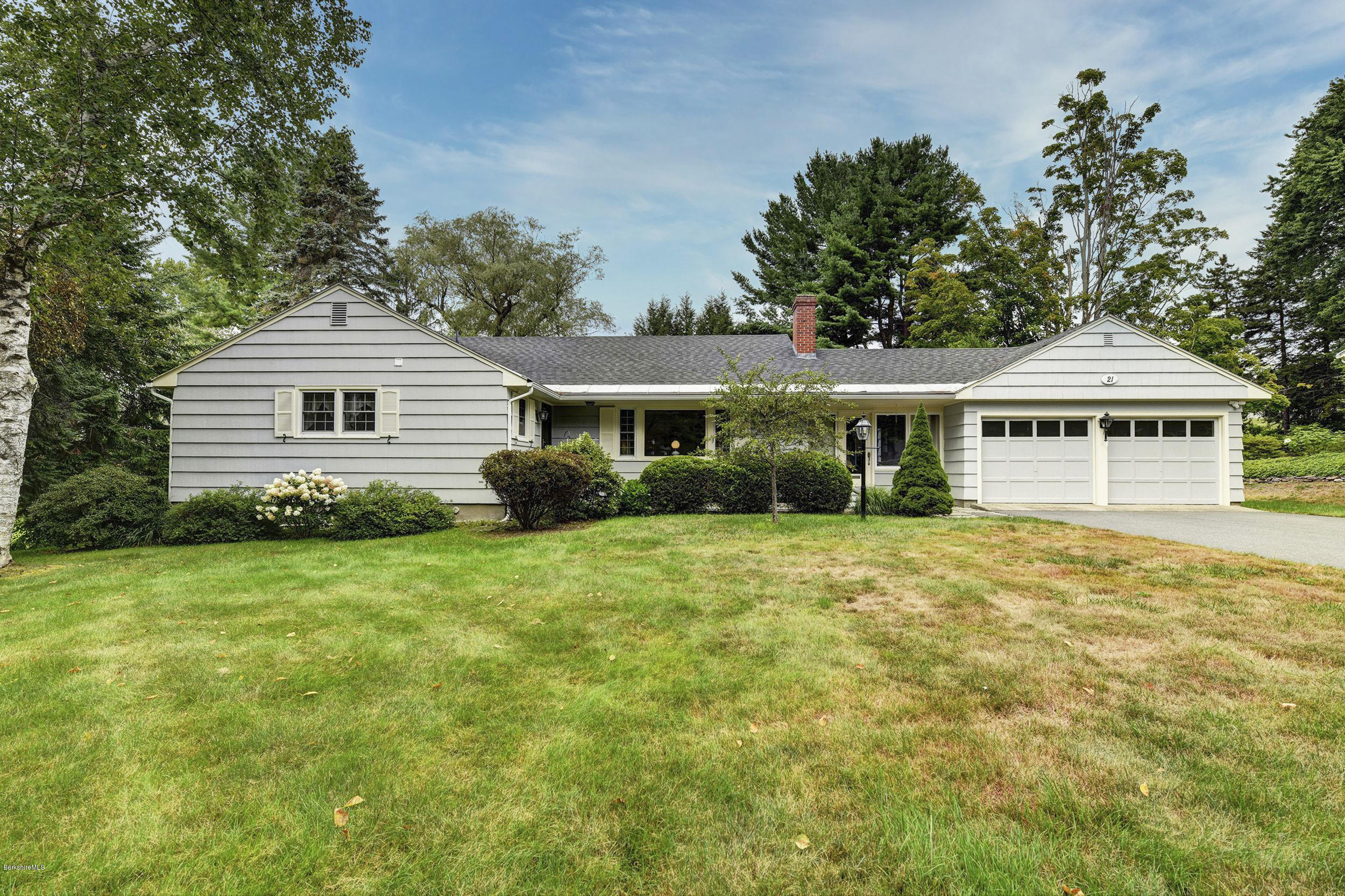 21 Valentine Road Pittsfield, MA 01201 - Photo 2 of 32 Front View