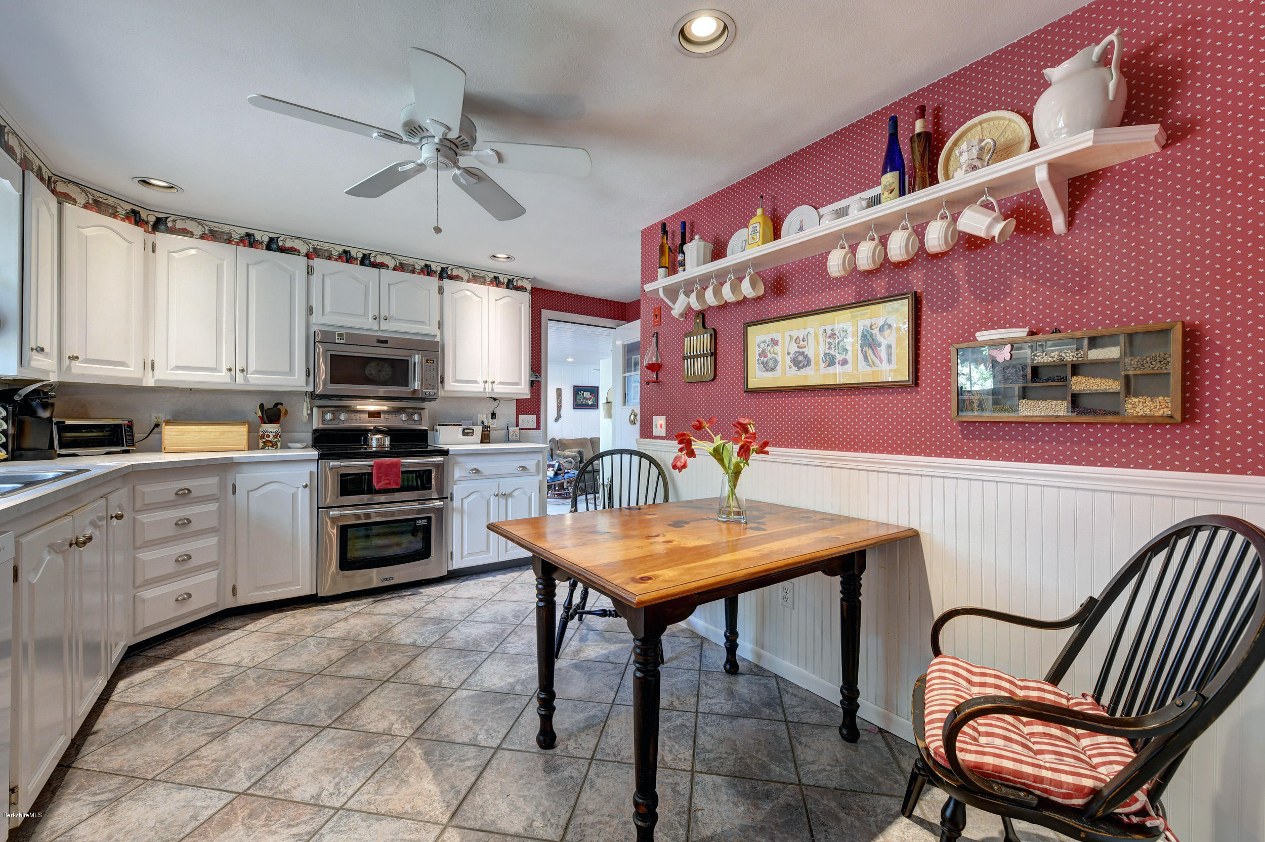 21 Valentine Road Pittsfield, MA 01201 - Photo 14 of 32 Updated Eat In